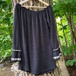 WIN WIN double lace sleeve tunic